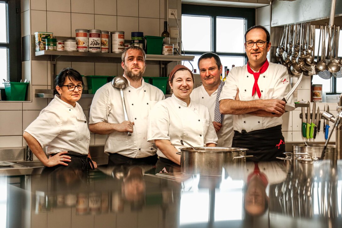 Novastoba - Silvretta Montafon  | © Silvretta Montafon  Das Küchenteam der Novastoba in der Silvretta Montafon  | © Silvretta Montafon