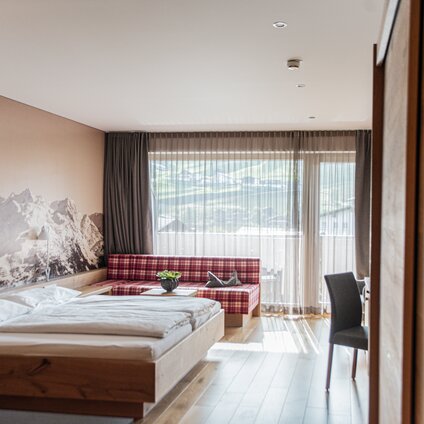 sporthotel_silvretta_montafon_junior_suite | © Silvretta Montafon - Mara Baues sporthotel_silvretta_montafon_junior_suite_lichtdurchflutetes_helles_hotelzimmer | © Silvretta Montafon - Mara Baues